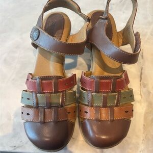 Softspots Women’s Leather Sandals – Size 7.5M